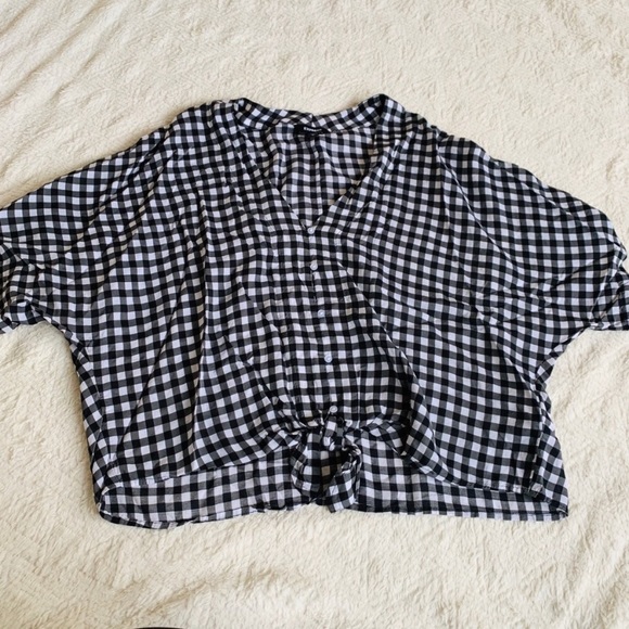 Express Tops - Black and white gingham print size medium crop top